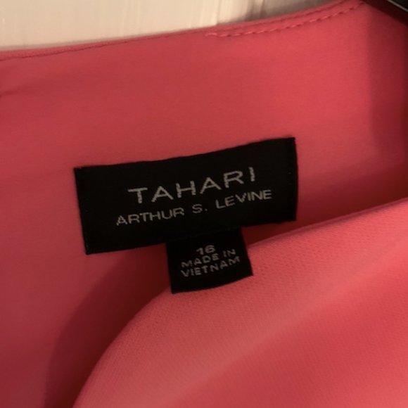 NWT Tahari Pink Crepe Scallop Shift Dress - Size 16 - Picture 4 of 6